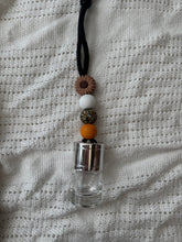 Load image into Gallery viewer, Beaded diffusers
